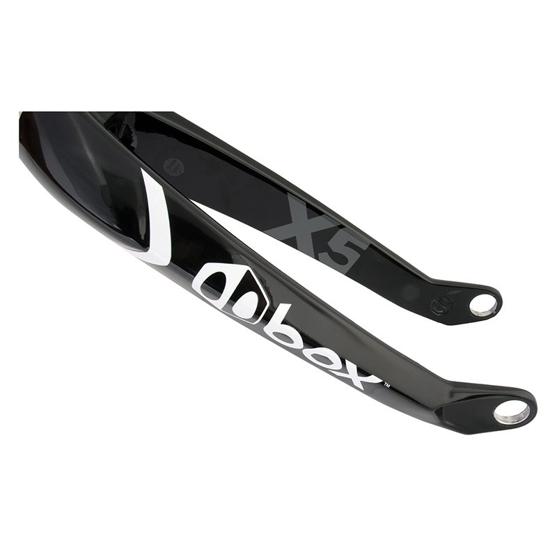 Box Components X5 Pro Carbon Fork - One 1.5to1-1/8in 20inx20mmTA Blades Alloy Steerer Black